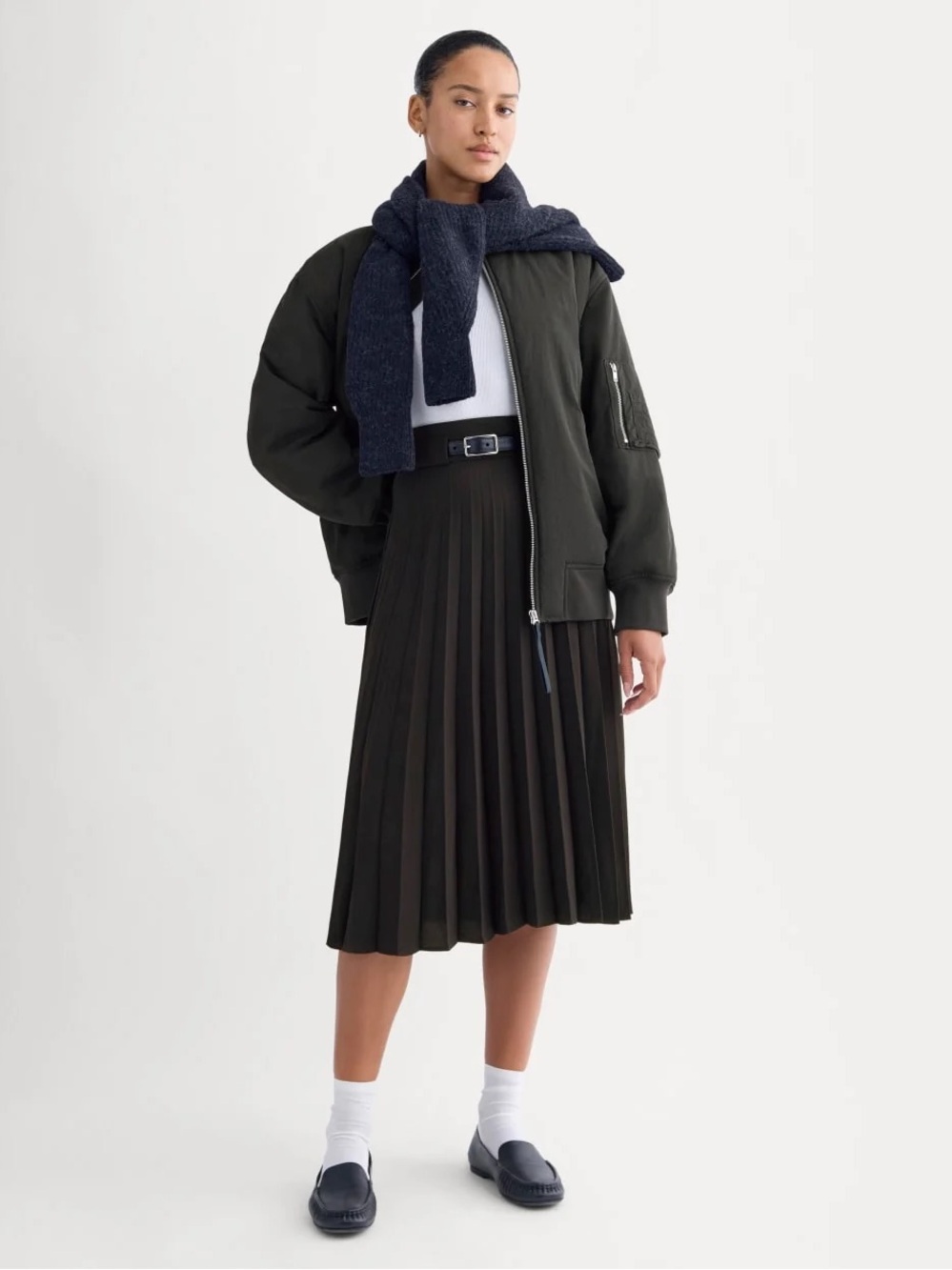 Everlane Pleated Crepe Midi Skirt Black Size 12 NWOT